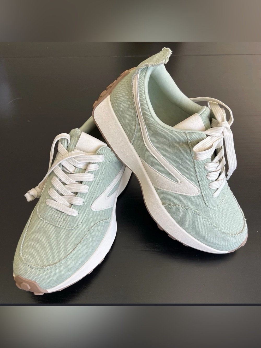 Dolce Vita Braiden sneakers - size 8.5